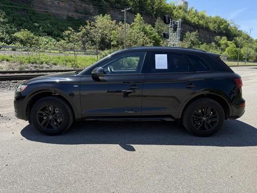 2022 Audi Q5 45 S line Premium