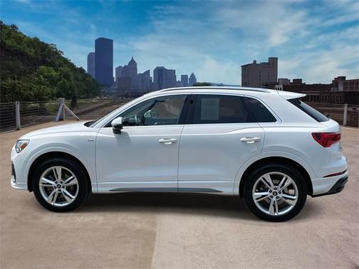 2022 Audi Q3 45 S line Premium Plus