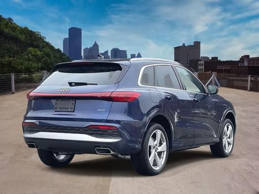 Navarra Blue Metallic 2025 Audi Q5 Premium Plus TFSI quattro S tronic