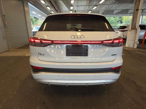 2024 Audi Q4 e-tron Premium Plus 50 quattro