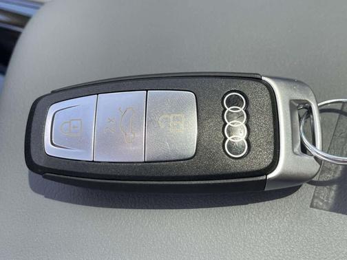 6Y6Y/ 2026 Audi Q3 TFSI quattro S tronic
