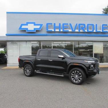 Onyx Black 2025 GMC Canyon Denali
