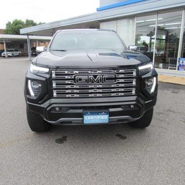 Onyx Black 2025 GMC Canyon Denali
