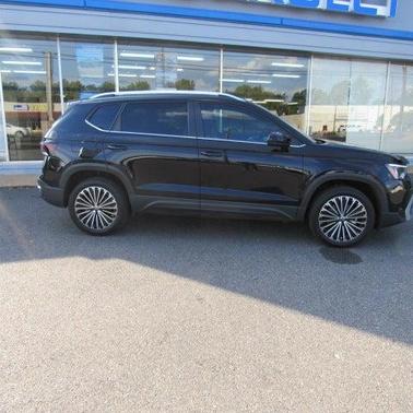 2025 Volkswagen Taos 1.5T SE