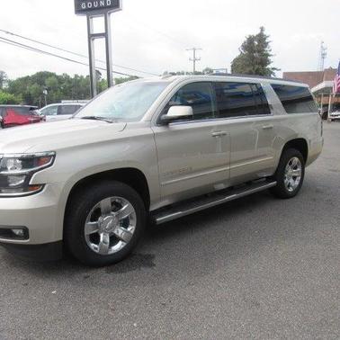 Champagne Silver 2017 Chevrolet Suburban LT