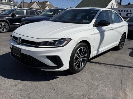 Pure White 2025 Volkswagen Jetta 1.5T Sport