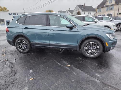 Photo 2 of 3 of 2019 Volkswagen Tiguan 2.0T SEL