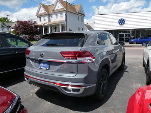 2022 Volkswagen Atlas Cross Sport 2.0T SEL R-Line