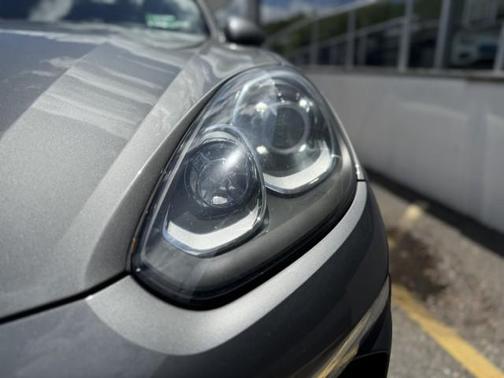 2016 Porsche Cayenne S