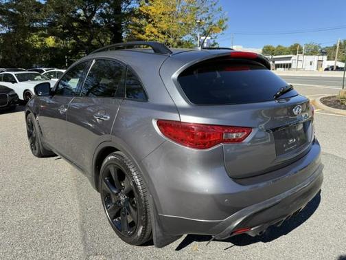 2016 INFINITI QX70 Base