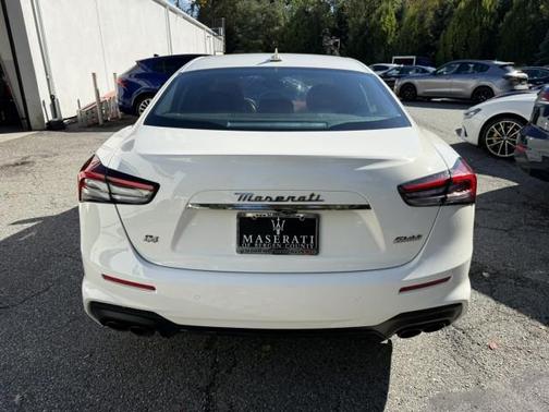 2022 Maserati Ghibli BIANCO //ROSSO ~ 1 OWNER, CPO ELIGIBLE!!! AWD
