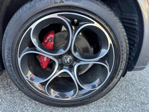 2023 Alfa Romeo Stelvio Veloce ~ Vesuvio Gray // rosso