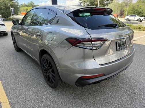 2022 Maserati Levante Modena