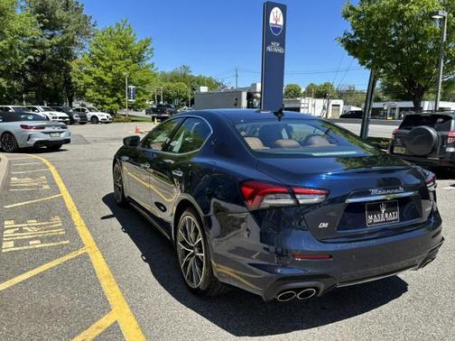 Blu Nobile Tri-Coat 2023 Maserati Ghibli Modena Q4