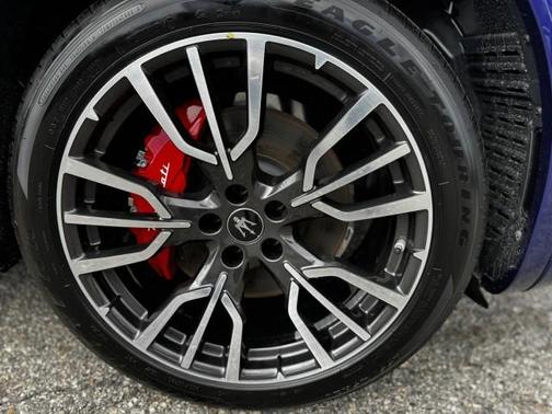 2025 Maserati Grecale Fuoriserie Sport Premium !!