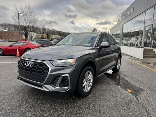 2023 Audi Q5 S line Premium ~ CONVENIENCE PACKAGE !!!