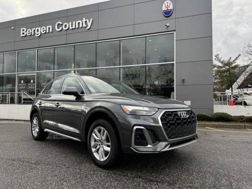 2023 Audi Q5 S line Premium ~ CONVENIENCE PACKAGE !!!