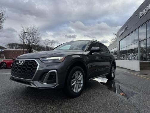 2023 Audi Q5 S line Premium ~ CONVENIENCE PACKAGE !!!