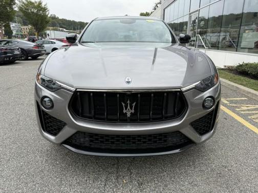 2022 Maserati Levante Modena