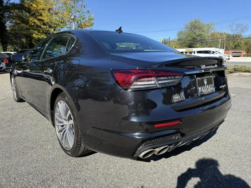 2022 Maserati Quattroporte Modena Q4