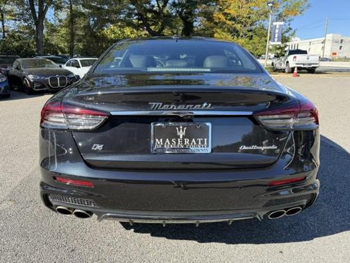 2022 Maserati Quattroporte Modena Q4