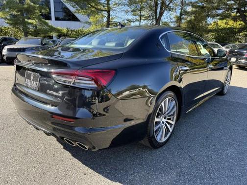 2022 Maserati Quattroporte Modena Q4