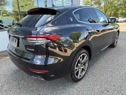 Nero Ribelle Metallic 2023 Maserati Levante GT