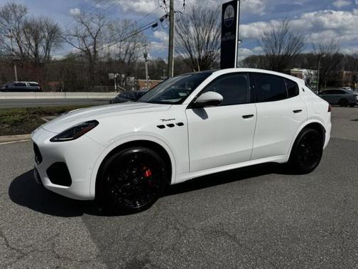 Bianco 2025 Maserati Grecale Modena
