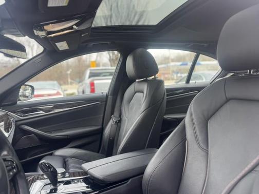 2022 BMW 530 i xDrive