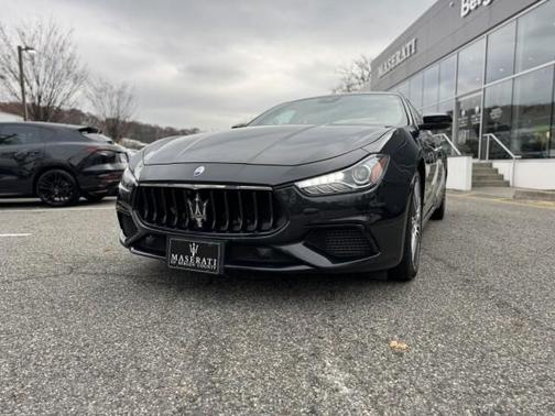 2022 Maserati Ghibli Modena Q4 ~ NERO // ROSSO !!! / 1 OWNER, CPO ELIGIBLE!
