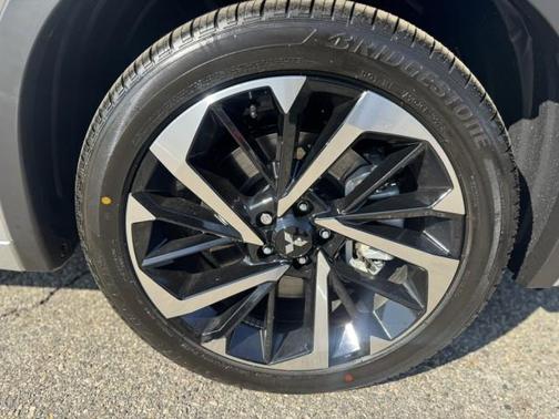 2025 Mitsubishi Outlander PHEV SEL