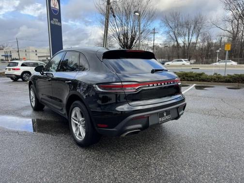 2024 Porsche Macan ~ PREMIUM PLUS PACKAGE !! ONLY 8500 MILES !!!