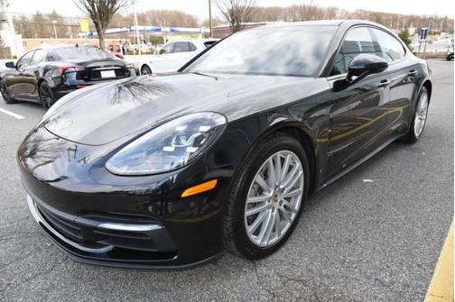 2019 Porsche Panamera 4 PREMIUM PACKAGE
