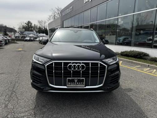 Mythos Black Metallic 2023 Audi Q7 45 Premium