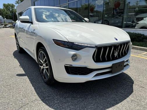 Bianco 2022 Maserati Levante GT