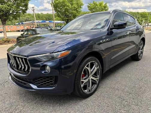 Blu Nobile Tri-Coat 2023 Maserati Levante GT