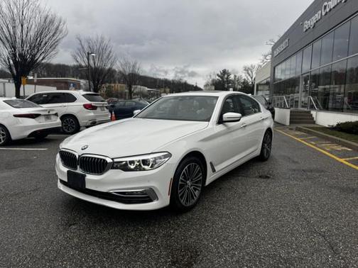 Alpine White 2018 BMW 530 i xDrive