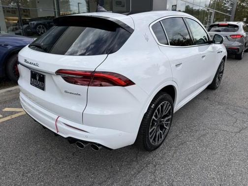 2025 Maserati Grecale BIANCO / NERO