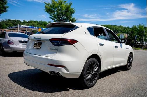 Bianco 2024 Maserati Levante GT Ultima