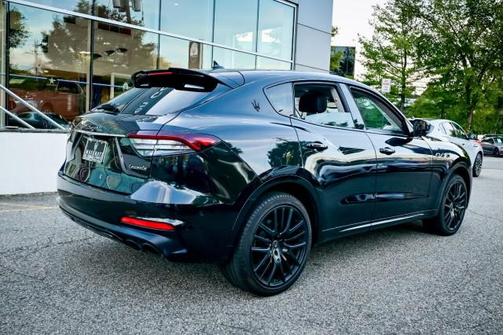 BLACK 2022 Maserati Levante Modena