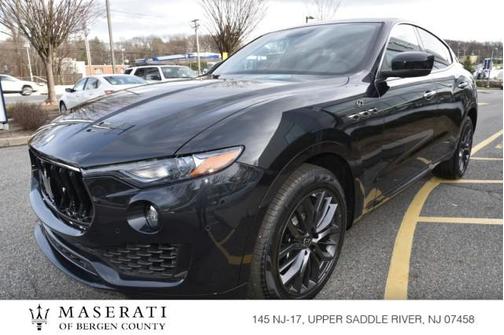 Nero Assoluto Metallic 2024 Maserati Levante GT Ultima