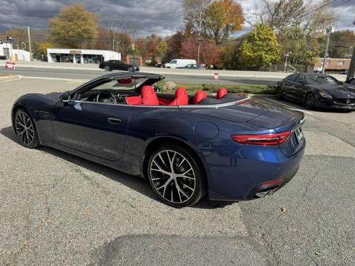 2026 Maserati GranCabrio BLU MODENA // ROSSO