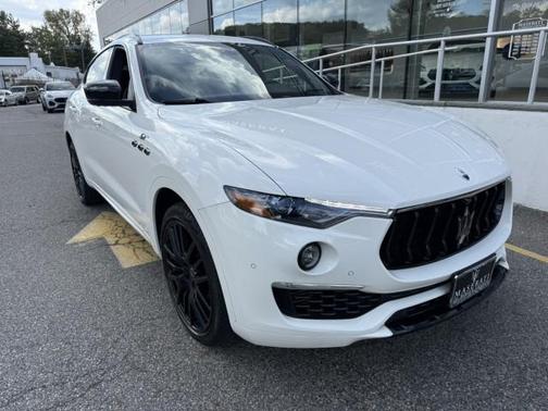 Bianco 2022 Maserati Levante GT