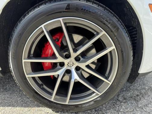 2024 Porsche Macan S