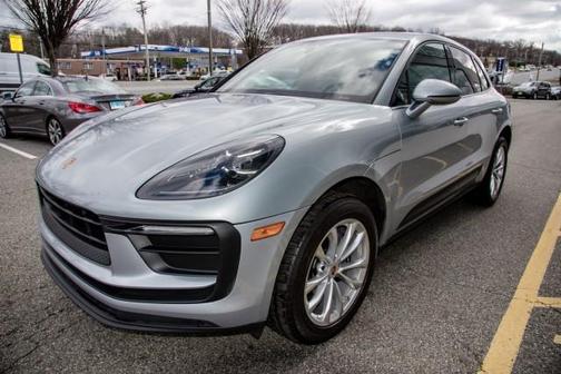 2022 Porsche Macan Base