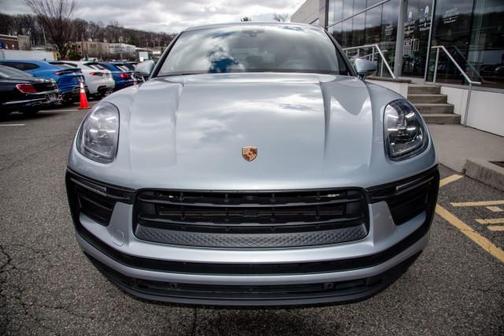 2022 Porsche Macan Base
