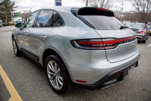 2022 Porsche Macan Base