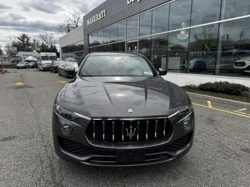 Grigio Maratea Metallic 2023 Maserati Levante GT