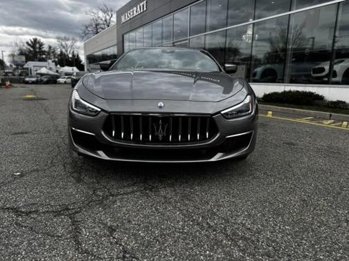 Grigio 2021 Maserati Ghibli S Q4 GranLusso 3.0L ~ Grigio //rosso