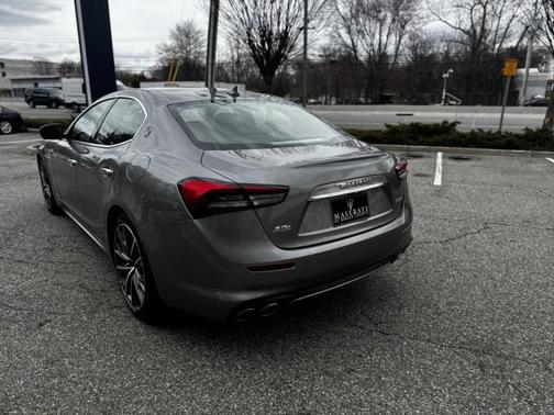 Grigio 2021 Maserati Ghibli S Q4 GranLusso 3.0L ~ Grigio //rosso